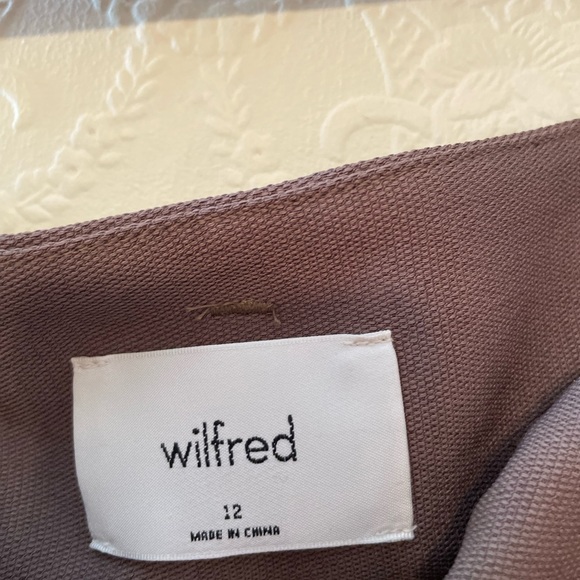 Wilfred Aritzia High Waist Paper Bag Shorts - Picture 5 of 6